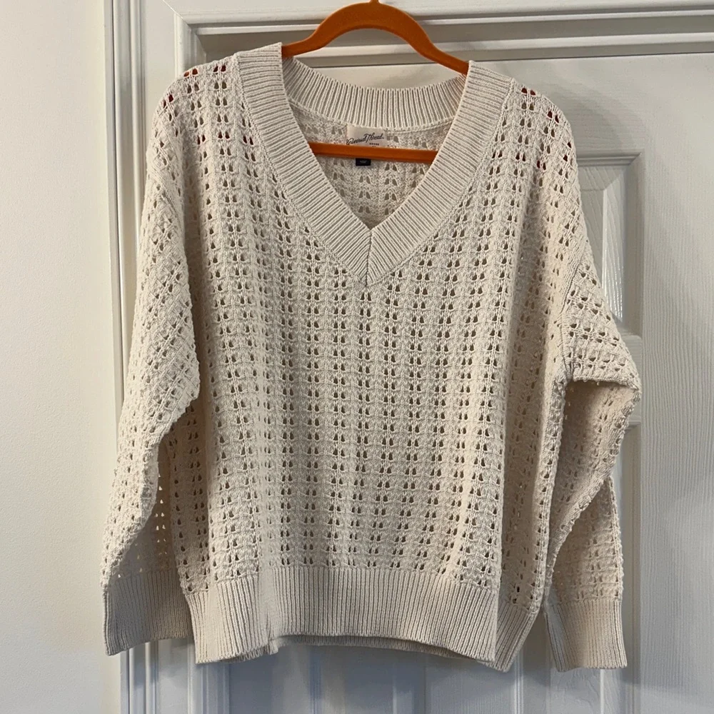 Universal Thread Cream V-Neck Sweater - Picture 1 of 5